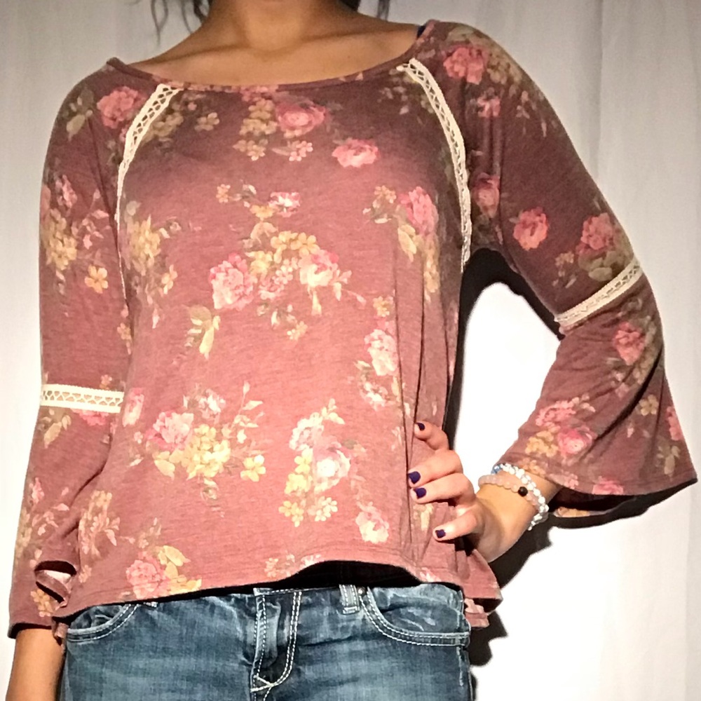 Cute mauve floral blouse